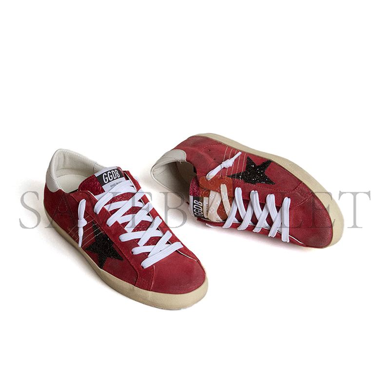 GOLDEN GOOSE WOMEN’S SUPER-STAR IN RED SUEDE WITH GLITTER STAR AND WHITE HEEL TAB GWF00101